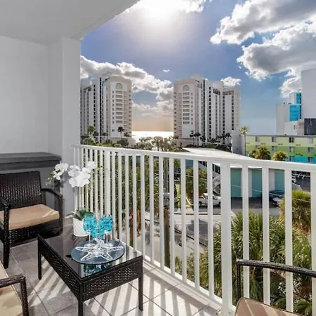 Coastal Retreat I Unbeatable Location I Sleeps 8 Appartement